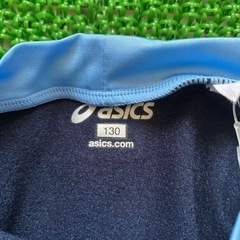 ③ asics スイムトップ 130サイズの画像