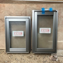 アルミサッシ　　縦滑り出しまど