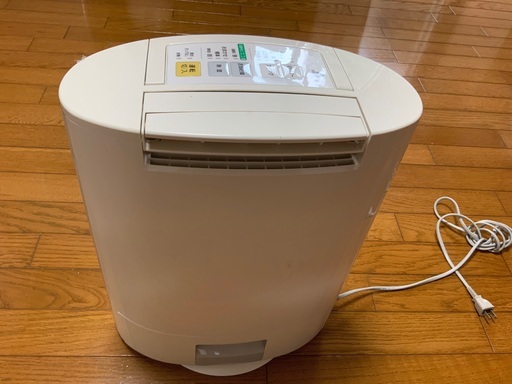 ⭐️除湿機、ギュイーンと強力除湿⭐️