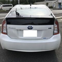 ☆ご成約☆ 安心の12ヶ月保証　距離無制限　　自社ローン中古車販売 　カーメル　平成26年式　　トヨタ　プリウス  　燃費が良く大人気の車両です！デザインも好みがありますが多数のオーナー様からかっこいいと好評の車両です！の画像