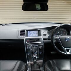 検査5年3月V60 T4 Rデザイン 後期型 液晶メーター/アダプティブクルーズ/ブラックレザー/純正ナビ/Bluetooth/地デジ/バックカメラ/記録簿/ETCの画像