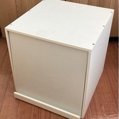 カラーボックス　フラップ扉　ホワイト