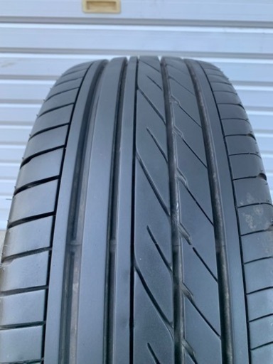 超美品　ハイエース キャラバン　215/65R16 走行約5000kmのみ グッドイヤーイーグル