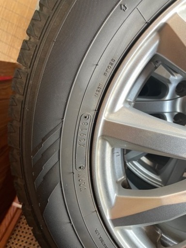 スタッドレスタイヤ　4本ホイール付き　195/65/R15