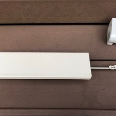  トイレットペーパーホルダーとタオル掛けの画像