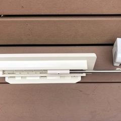  トイレットペーパーホルダーとタオル掛けの画像