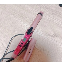 ヘアアイロン、雑貨2枚目あります。