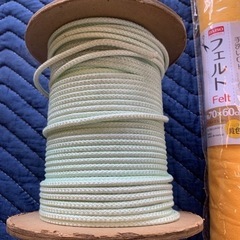 フェルト　ひも　ミニソーイングセット　糸巻きセット　計4点　DIYの画像