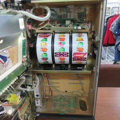 パチスロ実機 ラブリージャグラー コイン不要機付き ドアキー・設定キー有 スロット機│江別市のリサイクルショップドロップの画像