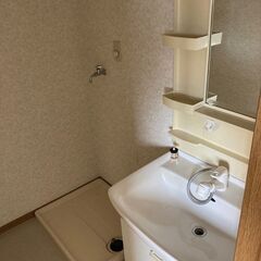 富岡市で即入居可・日当たり良好・駅から徒歩2分！毎日の通勤がラク - 不動産