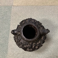 木彫り　壺　花瓶の画像