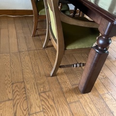 大型ダイニングテーブルの画像