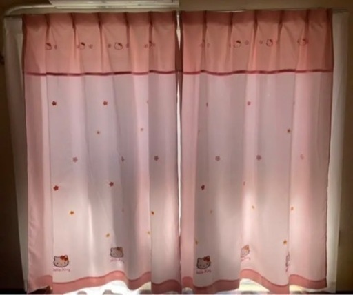 サンリオ　Hello kitty ハローキティ遮光カーテン