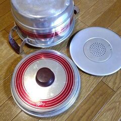 アルミ両手鍋（蒸し器兼用)の画像