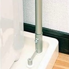 つっぱりランドリーラック　バスケット付きの画像