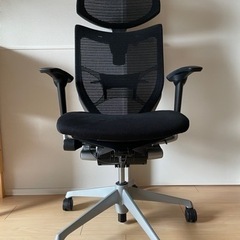 バロンチェア　オカムラ　可動式　ヘッドレスト　ブラック 可動ヘッドレスト付き！】オカムラ/バロン/ブラック/可動肘/座面クッション