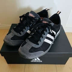 美品✨アディダス　adidas スニーカー ランニングシューズ