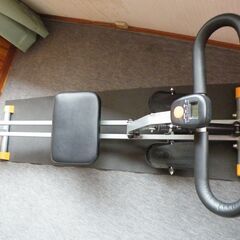 ローイングマシン（ボート漕ぎ運動器具）の画像