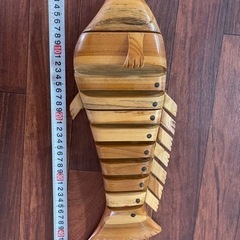 木製魚のオブジェ