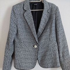 ジャケットとブラウス