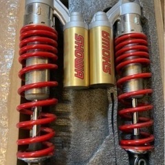 Showa リアサスペンション