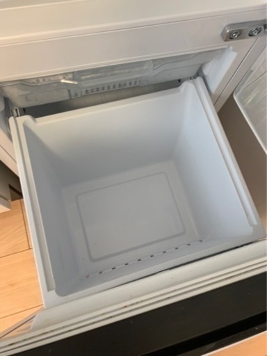 ほぼ新品　美品 ハイセンス HR-D15E 2ドア 冷凍冷蔵庫154L ホワイト