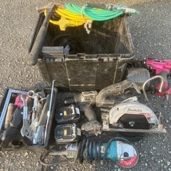 型枠大工道具一式 電動工具 makitaドリル 丸ノコ 高圧エア...