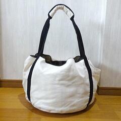 未使用品　オーダー品 ベッドごとキャリー キャリーバッグ　白黒　ストライプ　ペットベッド　犬ベッドの画像