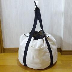 未使用品　オーダー品 ベッドごとキャリー キャリーバッグ　白黒　ストライプ　ペットベッド　犬ベッドの画像