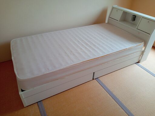 シングルベッド