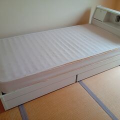 シングルベッド