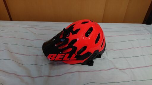 お取引中です。BELL SUPER 2R ダウンヒル トレイル 2wayヘルメット　これからのシーズンに。