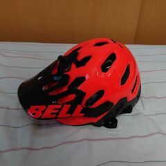 お取引中です。BELL SUPER 2R ダウンヒル トレイル 2wayヘルメット　これからのシーズンに。の画像