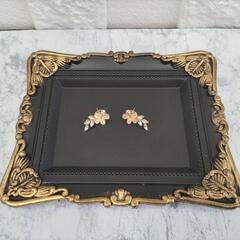 【新品未使用】ピアス リーフ フラワー ゴールド 華奢見え 高見え 清楚系 猫目石の画像