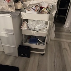 ワゴン2つの画像