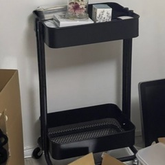 ワゴン2つの画像