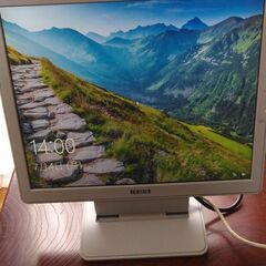 17インチ液晶ディスプレイ（スクエア）