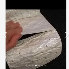 新品未使用✴️ オーストリッチ フルポイント本革折財布✴️パールホワイト色の画像