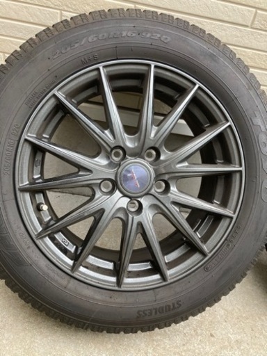 アルミホイール スタッドレスタイヤ　山あり205/60R16 16×6.5J インセット53 PCD114.3
