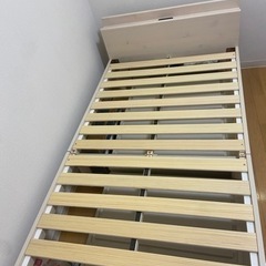 [シングル] 宮付きすのこベッド スマホスタンド＆コンセント付 フレームのみ 高さ3段調節 耐荷重200kg の画像