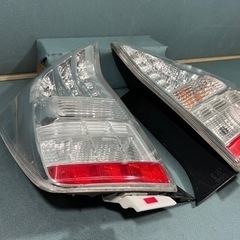 zvw30 プリウス　テール　ライトの画像