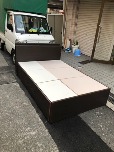 ?人気なダブルベッド　引き出し4つあり??大阪市内配達設置無料??