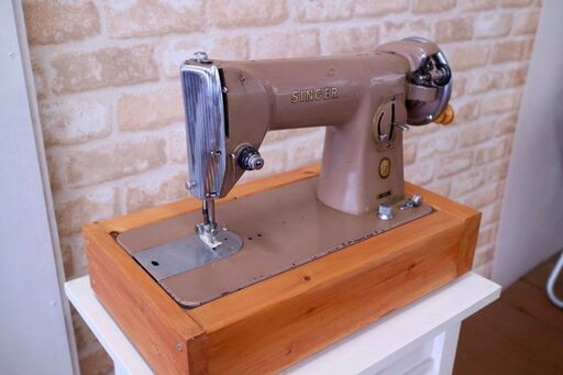 実働手廻しミシン　皮やデニム厚手の縫い合わせに。