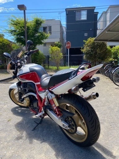 ホンダ　cb400SF REVO 限定赤フレーム