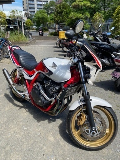 ホンダ　cb400SF REVO 限定赤フレーム
