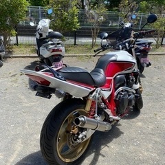 ホンダ　cb400SF REVO 限定赤フレームの画像