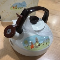 未使用品　ホーロー  笛吹ケトル　ファミリーバニー　3ℓ   やかん　現品限り　おすすめ‼︎の画像