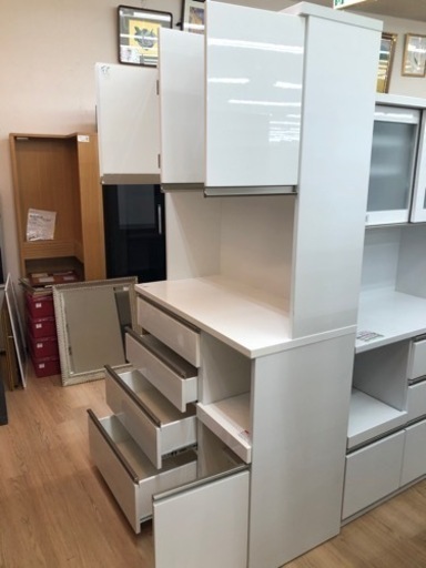 【大特価】ニトリ 三枚扉レンジボードを入荷しました！