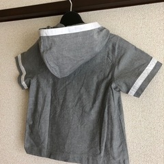 【値下げ！】コムサイズム　１００・コットン半袖パーカーの画像