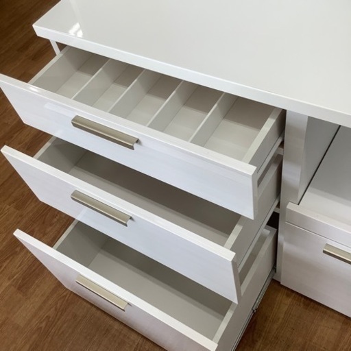 【ニトリ】3枚扉レンジボード売ります！！